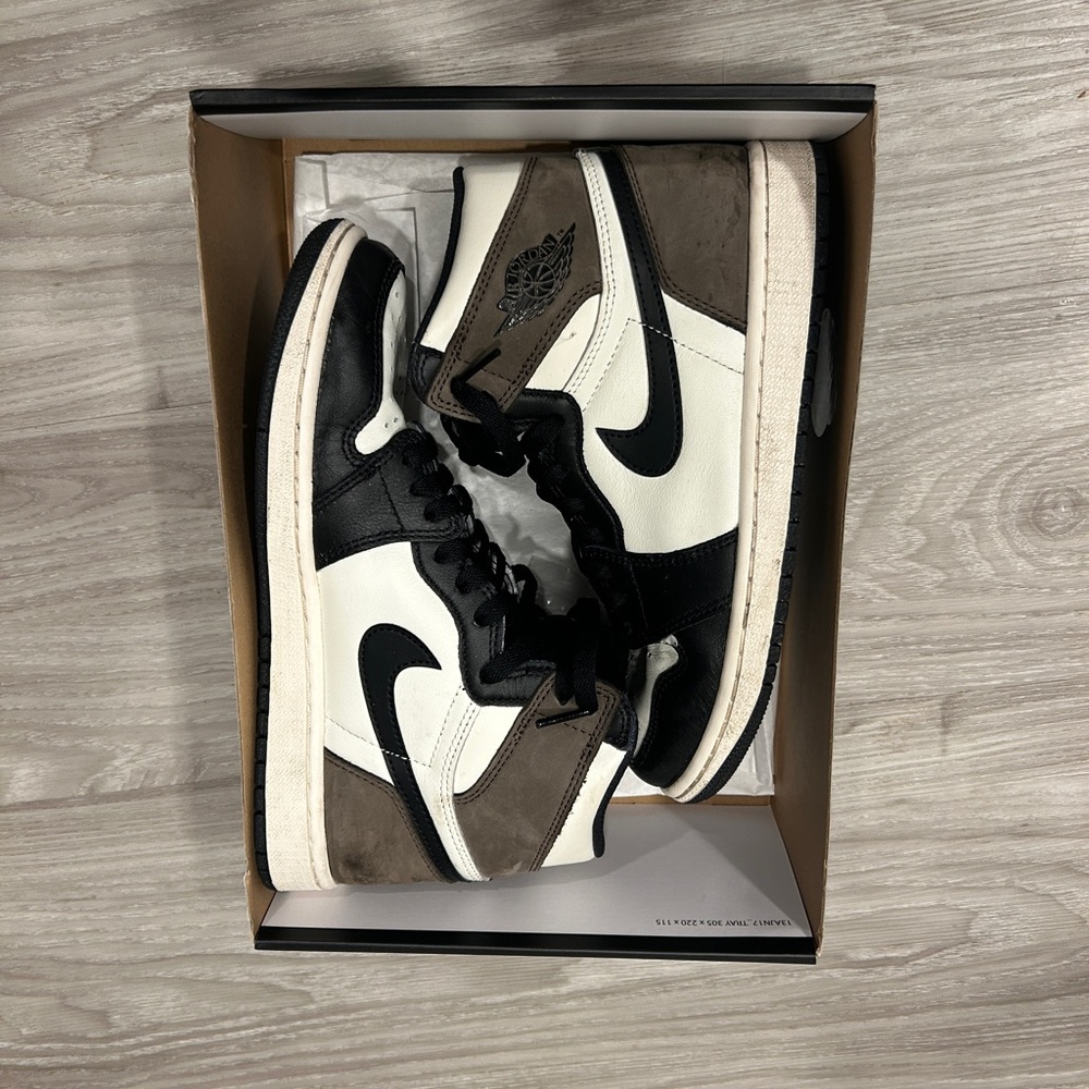 Jordan 1 Mochas